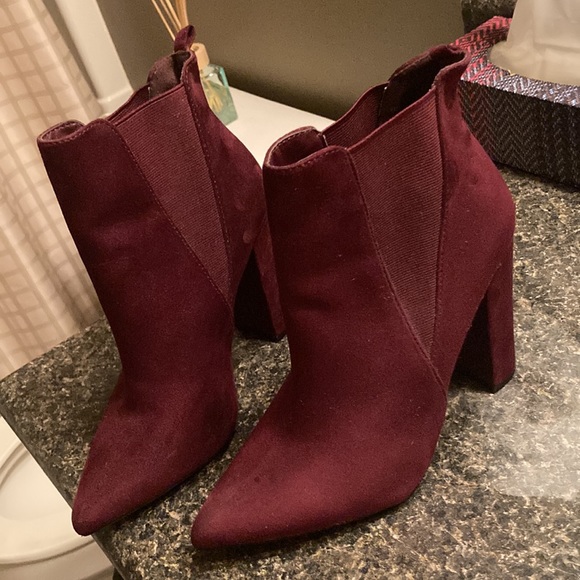 $8 ADD ON Charlotte Russe Faux Suede Heeled Ankle Booties Maroon - Picture 4 of 11
